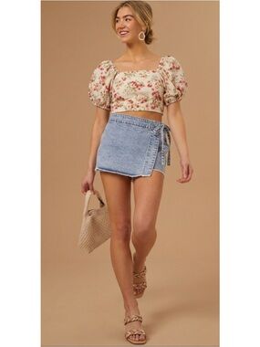 Altar’d State Puff Sleeve Floral Embroidered Short Sleeve Cropped Blouse Size XS